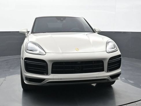 Certified 2021 Porsche Cayenne Turbo S w/ Lightweight Sport Package AWD/4WD image 26