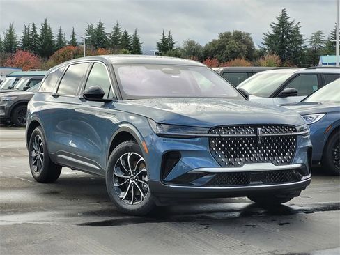 New 2026 Lincoln Nautilus Reserve image 1