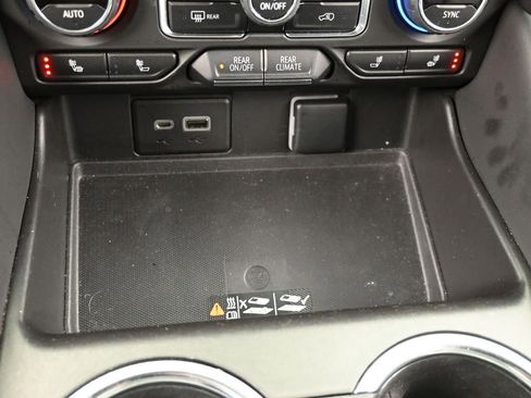 Used 2022 Chevrolet Tahoe LT w/ Luxury Package image 31