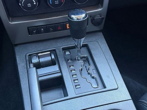 Used 2012 Jeep Liberty Sport image 14