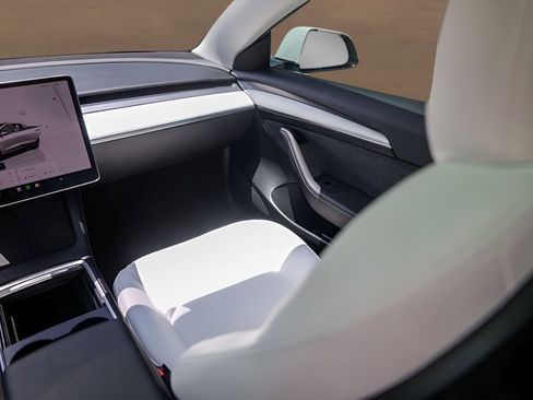 Used 2023 Tesla Model 3 Long Range AWD/4WD image 24
