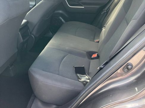 Used 2021 Toyota RAV4 LE w/ Carpet Mat Package (TMS) FWD image 7