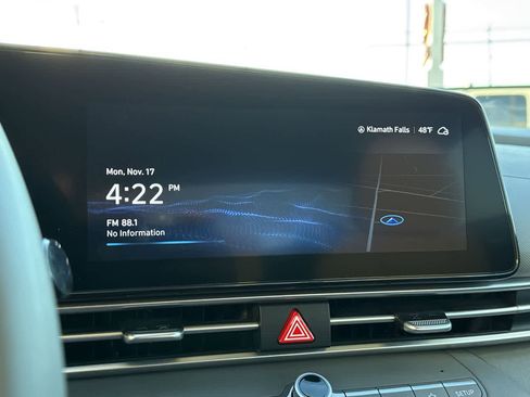 Used 2023 Hyundai Elantra SEL w/ Convenience Package image 18