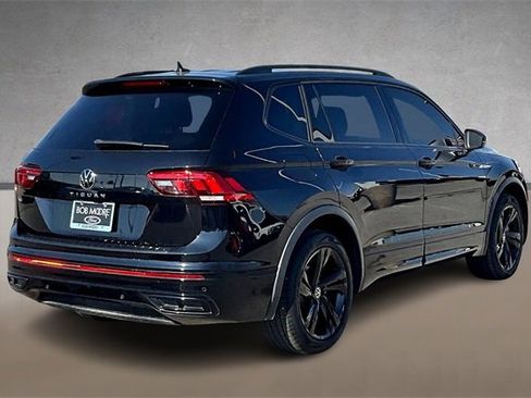 Used 2023 Volkswagen Tiguan SE R-Line image 2