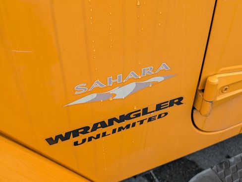 Used 2012 Jeep Wrangler Unlimited Sahara w/ Connectivity Group image 6
