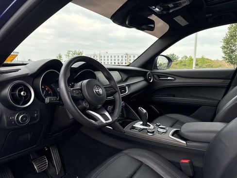 Used 2022 Alfa Romeo Stelvio Ti image 16