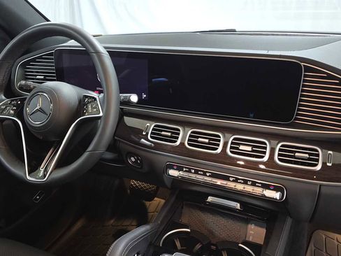 Used 2026 Mercedes-Benz GLS 450 4MATIC image 12