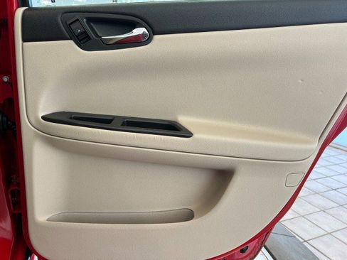 Used 2009 Chevrolet Impala LT image 36