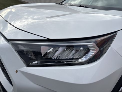 Used 2021 Toyota RAV4 XLE image 10