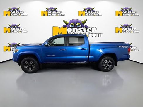 Used 2016 Toyota Tacoma TRD Sport AWD/4WD image 8