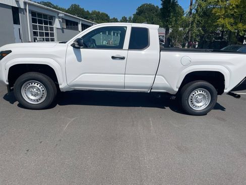 Used 2025 Toyota Tacoma SR w/ Towing Package RWD image 19
