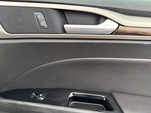 Used 2013 Ford Fusion SE image 18