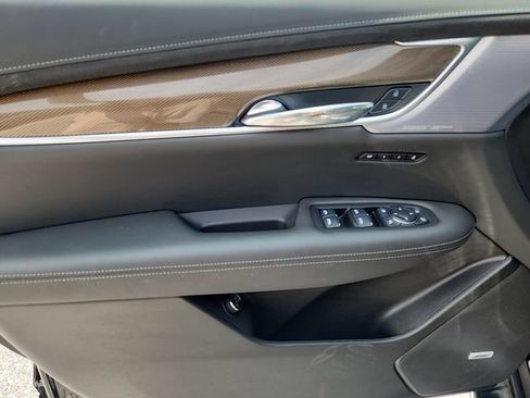 Certified 2025 Cadillac XT6 Sport w/ Platinum Package AWD/4WD image 12