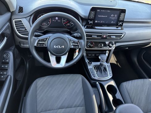Used 2023 Kia Seltos LX image 7