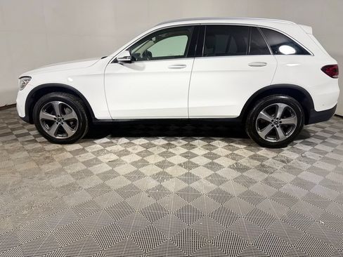 Used 2022 Mercedes-Benz GLC 300 4MATIC w/ Premium Package Lite image 3
