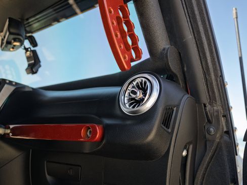 Used 2014 Jeep Wrangler Unlimited Rubicon w/ Connectivity Group AWD/4WD image 28