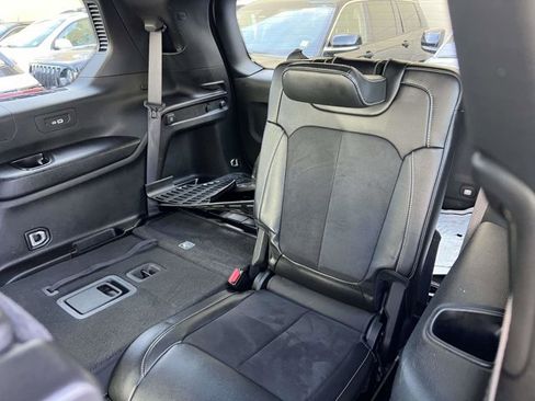 Used 2023 Jeep Grand Cherokee L Laredo image 9