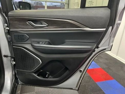 Used 2023 Jeep Grand Cherokee 4WD 4xe image 16