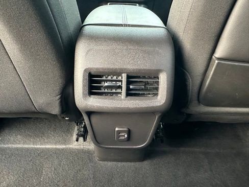 Used 2024 GMC Terrain SLE AWD/4WD image 30