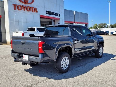 New 2024 Toyota Tacoma 4x4 Double Cab image 7