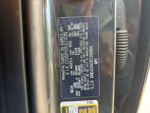 Used 2025 Kia Soul LX w/ LX Technology Package FWD image 27