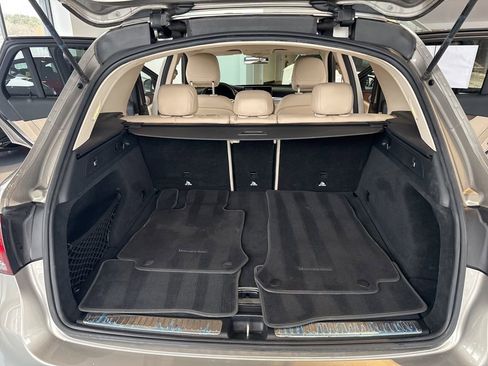 Used 2020 Mercedes-Benz GLC 300 4MATIC image 25