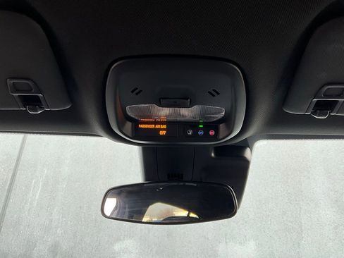 Used 2025 Buick Envista Preferred image 15