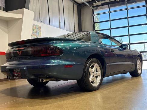 Used 1997 Pontiac Firebird Formula w/ Opt Pkg RWD image 29