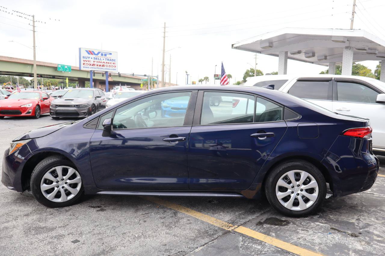 Used 2022 Toyota Corolla LE FWD image 5