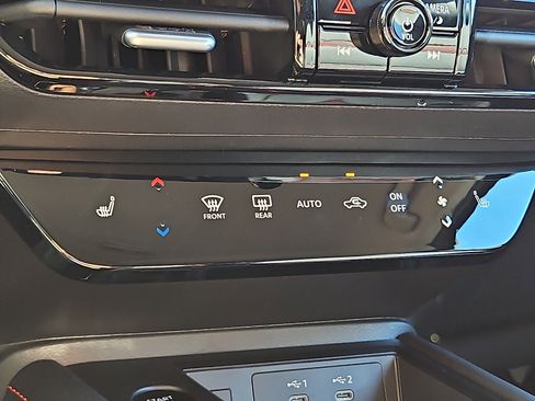 New 2026 Nissan Kicks SR w/ Cold Weather Package image 12