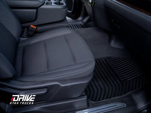 Used 2023 GMC Sierra 1500 Elevation image 21