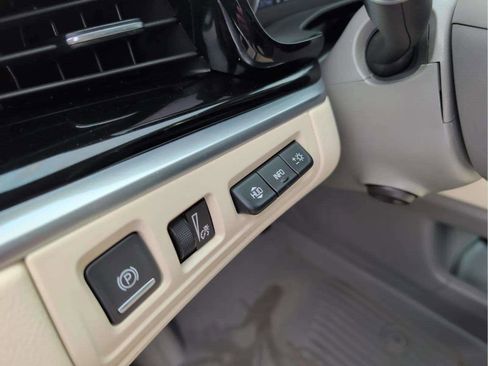 Used 2024 Cadillac XT6 Premium Luxury w/ Technology Package image 11