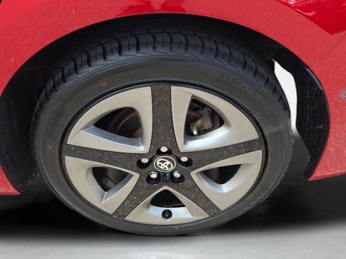 Used 2022 Toyota Prius XLE FWD image 33