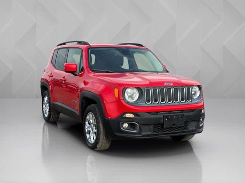 Used 2015 Jeep Renegade Latitude AWD/4WD image 3