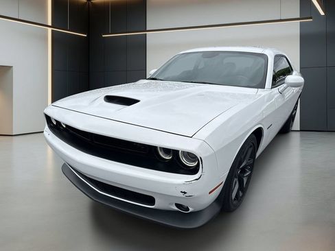 Used 2022 Dodge Challenger R/T w/ Blacktop Package RWD image 11