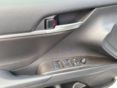 Used 2024 Toyota Camry SE FWD image 13