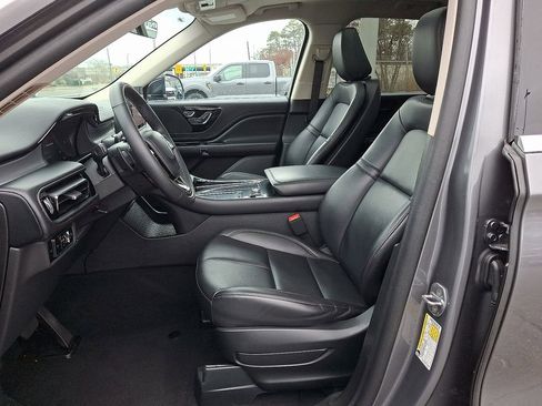 Used 2023 Lincoln Aviator AWD w/ Premium Package image 15