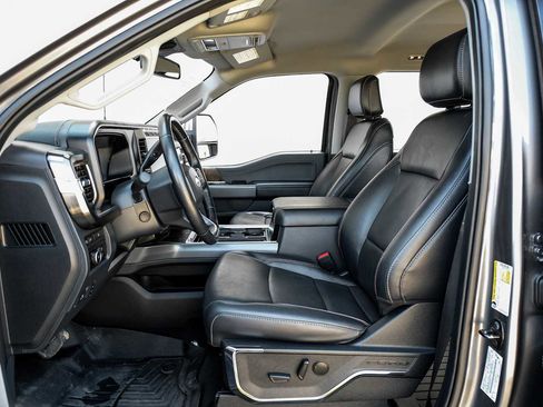 Used 2023 Ford F250 Lariat w/ Sport Appearance Package image 4