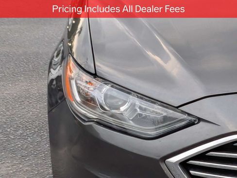 Used 2018 Ford Fusion SE w/ Equipment Group 201A FWD image 10