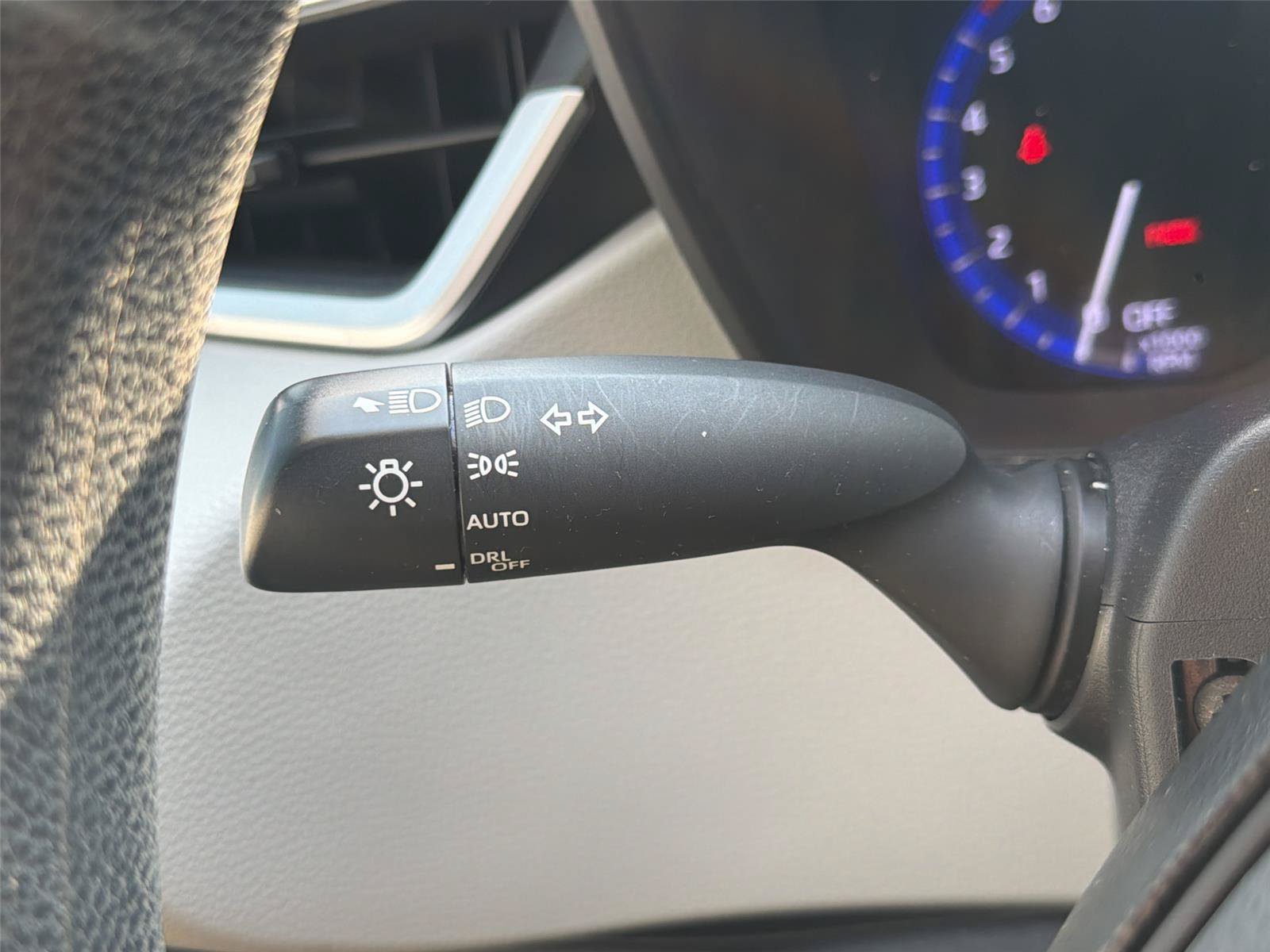 Used 2020 Toyota Corolla LE FWD image 10