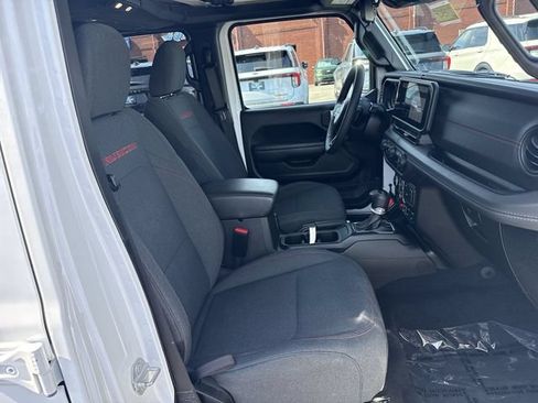 Used 2025 Jeep Wrangler Unlimited Rubicon AWD/4WD image 26