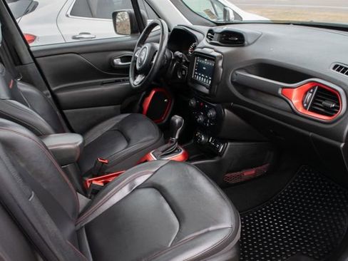 Used 2019 Jeep Renegade Trailhawk image 22