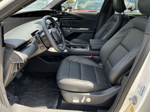 New 2025 Lincoln Nautilus Premier w/ Equipment Group 102A image 24