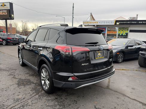 Used 2017 Toyota RAV4 Limited image 4