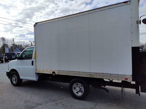 Used 2017 Chevrolet Express 3500 image 5