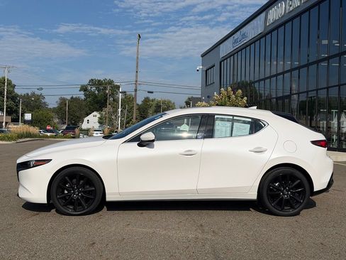 Used 2022 MAZDA MAZDA3 s FWD image 3