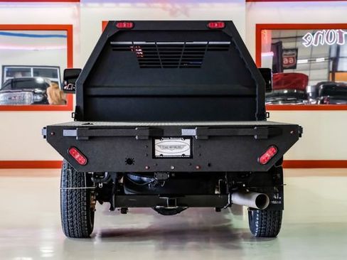 Used 2024 Chevrolet Silverado 2500 LT w/ Convenience Package image 10