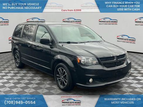 Used 2017 Dodge Grand Caravan GT image 3