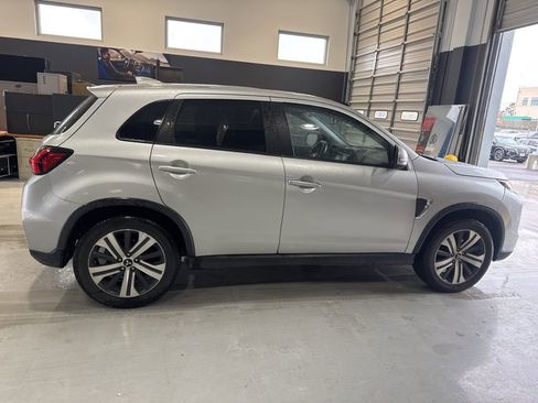 Used 2021 Mitsubishi Outlander Sport SE image 5