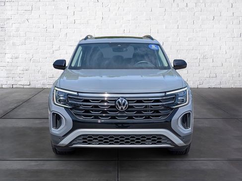 Used 2024 Volkswagen Atlas Peak Edition SE AWD/4WD image 3